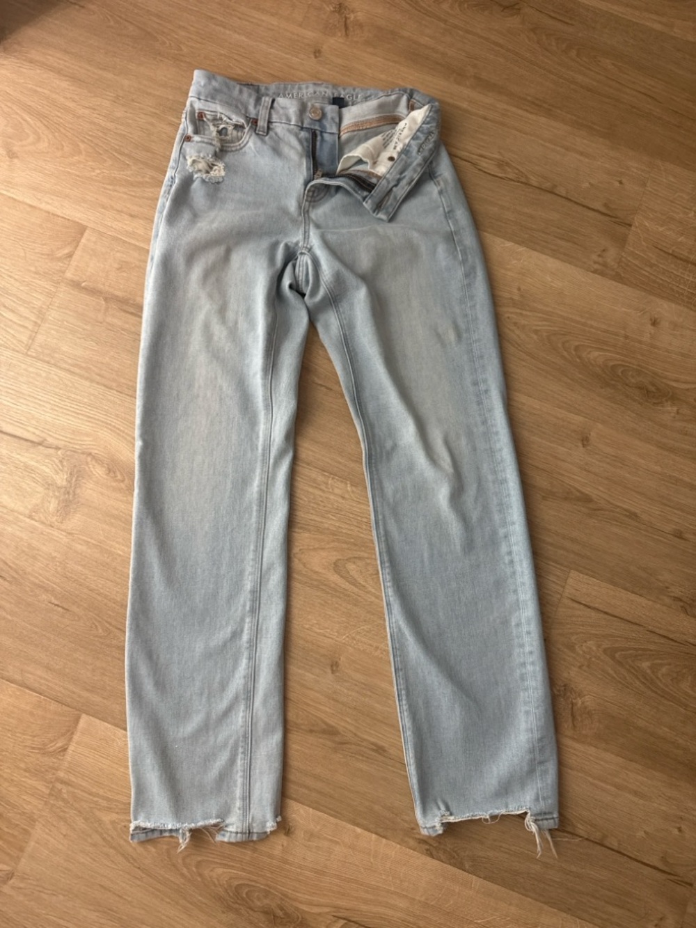 American Eagle Curvy Straight Jeans, Size 0, Light Wash Distressed